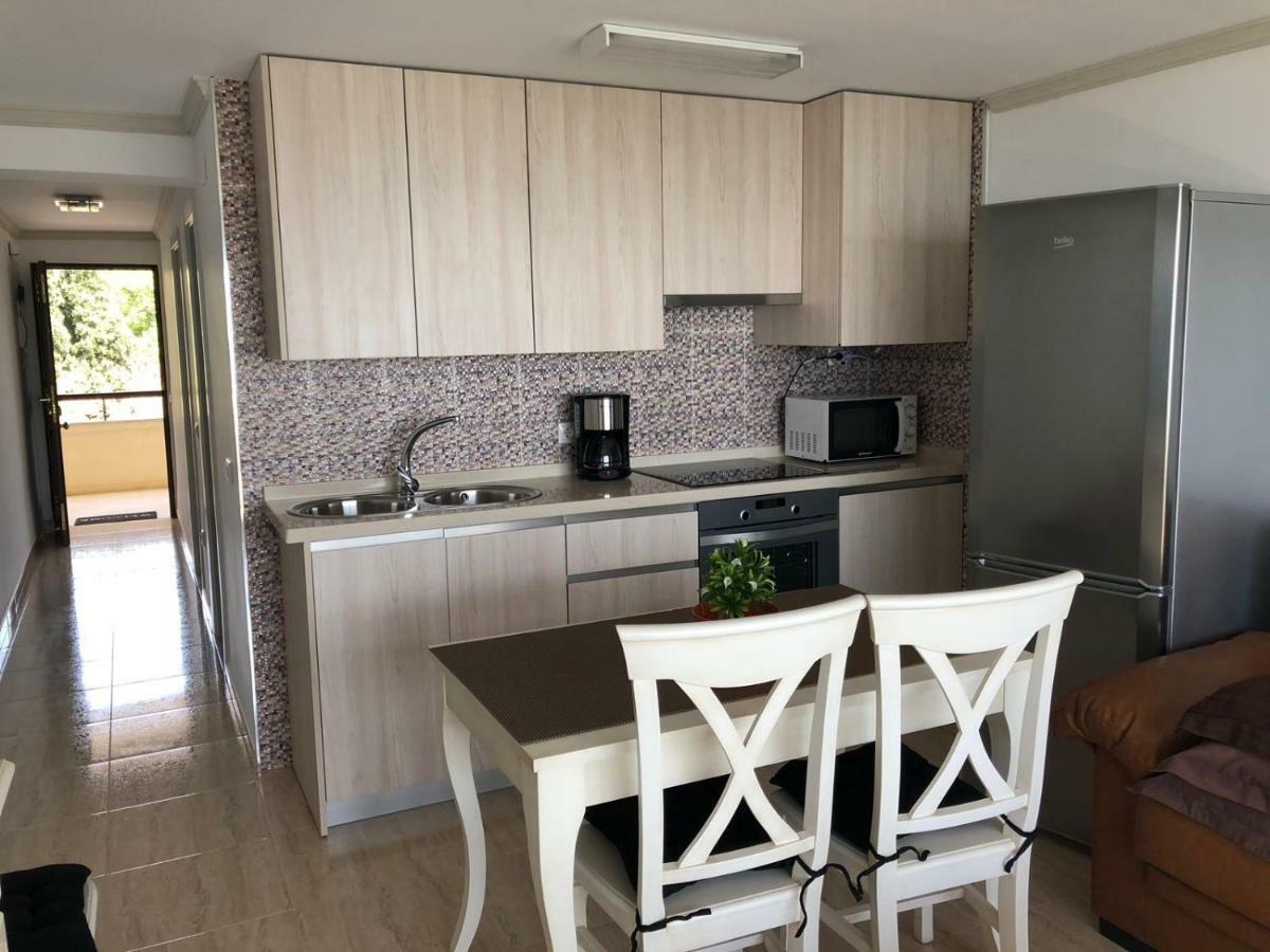 Appartement 4-2, Edificio Eden Roc I